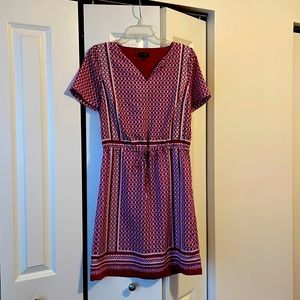 The Limited fuschia dress, size medium. Ties at the waist.